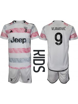 Billige Juventus Dusan Vlahovic #9 Bortedraktsett Barn 2023-24 Kortermet (+ Korte bukser)